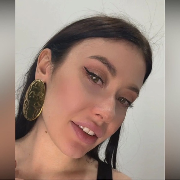 Zara Gold Oval Earrings - Picture 4 of 8